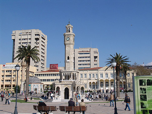 Uhrenturm am Konakplatz